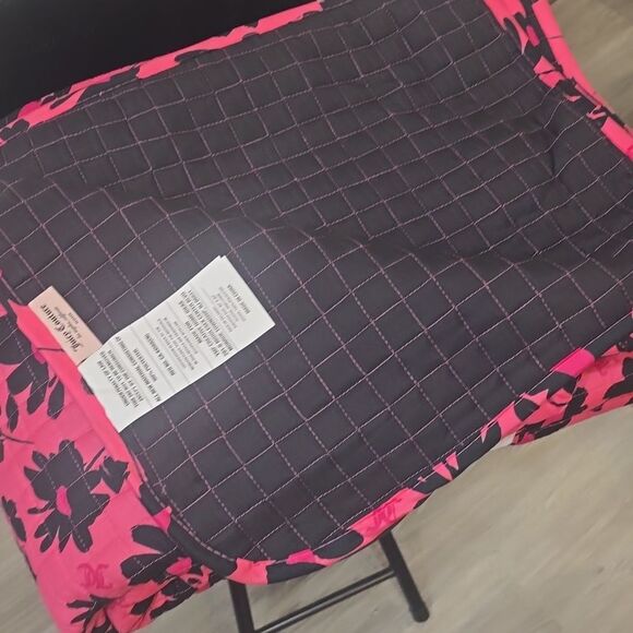 Juicy Couture Home JC Logo Floral 3-PC Reversible Quilt Set- Full/Queen - Picture 7 of 7